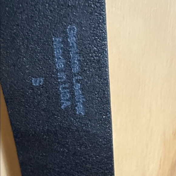 Old Navy Classic Black Leather Belt - Picture 4 of 4